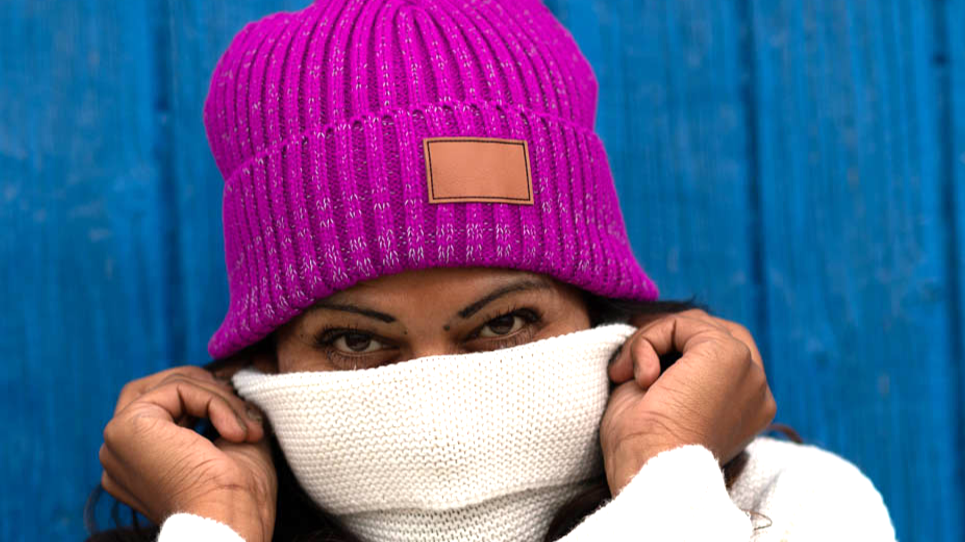 1. Namensmütze Fuxia, First Edition, mit Reflex gestrickt